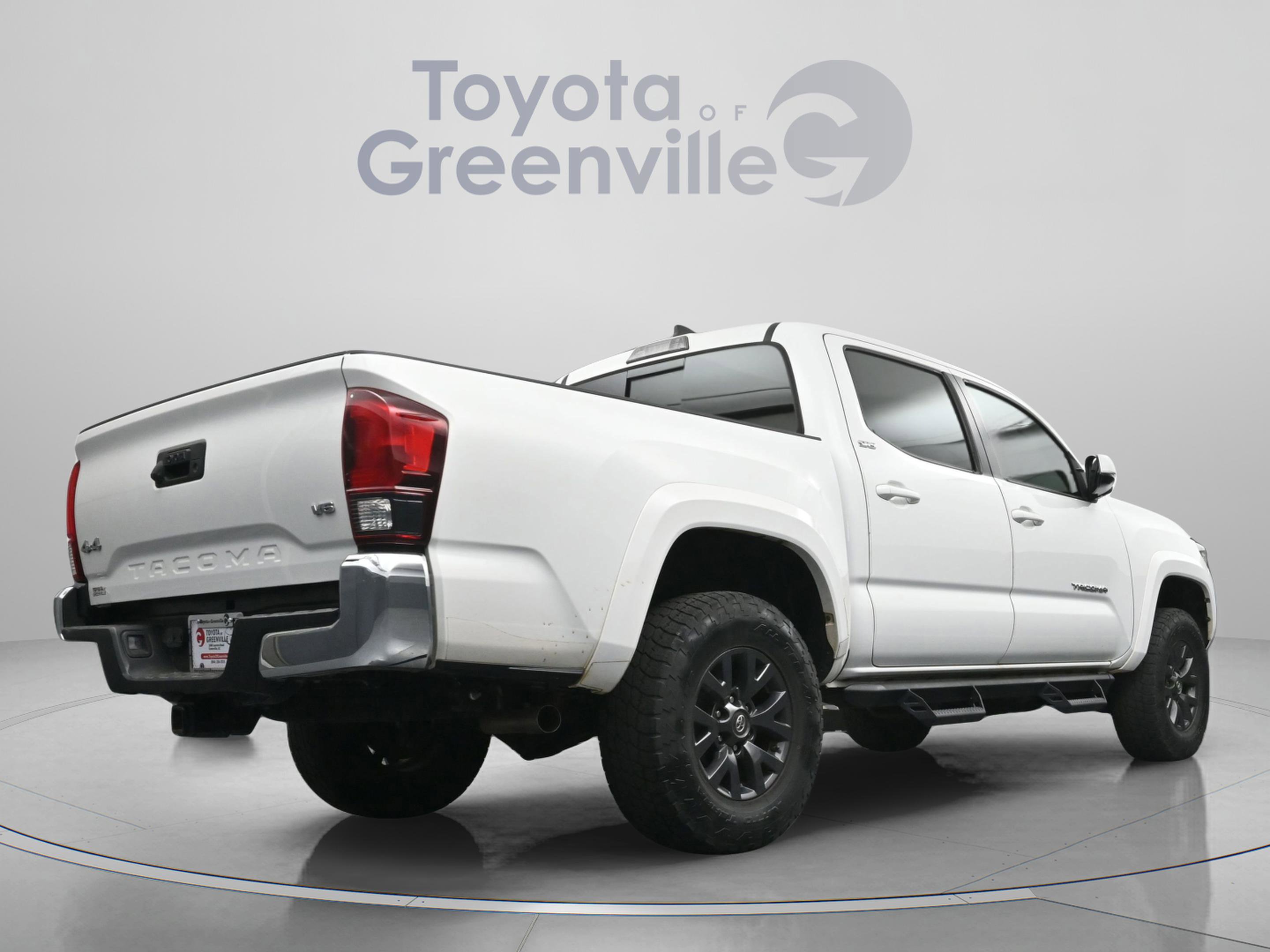 Used 2020 Toyota Tacoma SR5 AWD/4WD image 14