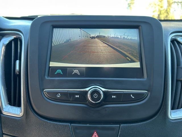 Used 2018 Chevrolet Malibu LT image 25