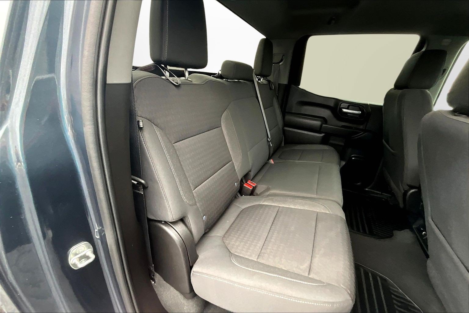 Used 2021 Chevrolet Silverado 1500 LT AWD/4WD image 17