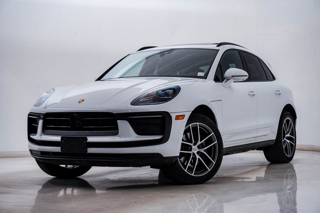 Certified 2025 Porsche Macan image 1