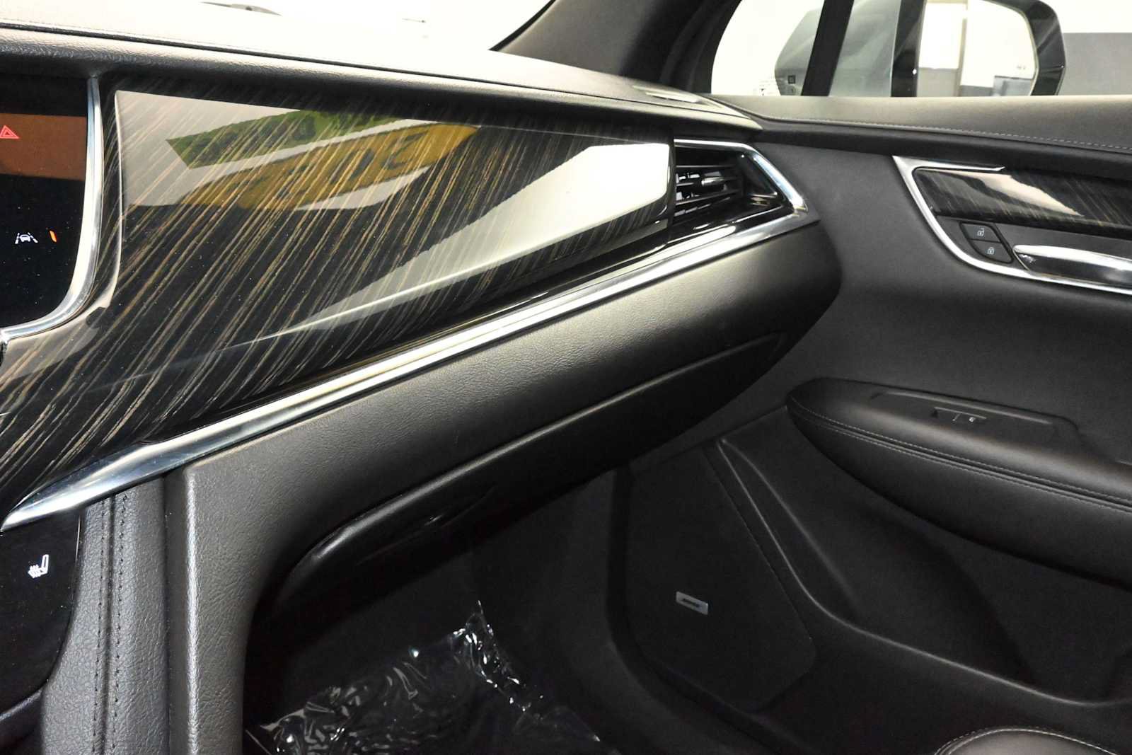 Used 2022 Cadillac XT6 Premium Luxury AWD/4WD image 16