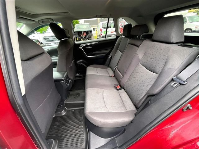 Used 2021 Toyota RAV4 XLE w/ Convenience Package AWD/4WD image 22