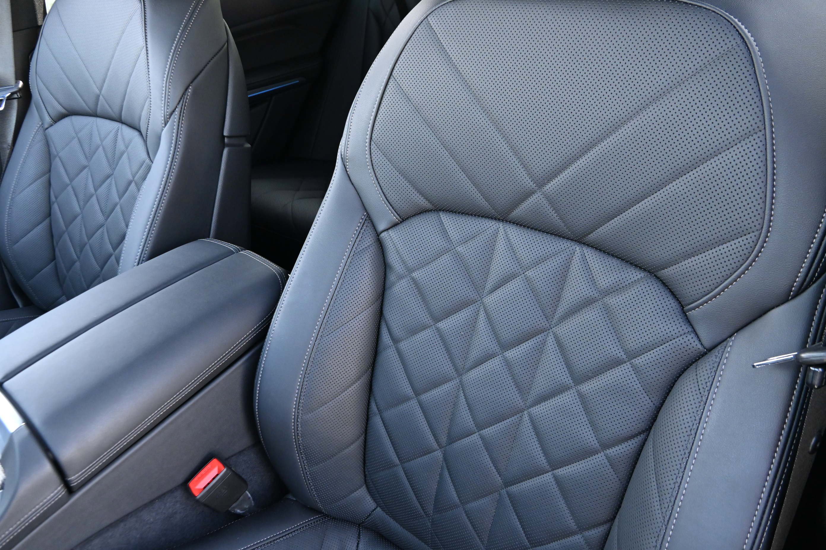 Certified 2023 BMW X5 xDrive45e w/ Executive Package image 10