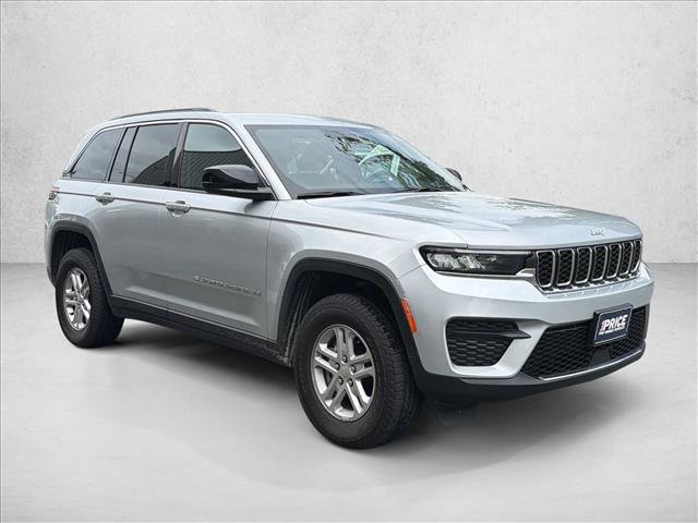 Used 2024 Jeep Grand Cherokee Laredo w/ Luxury Tech Group I AWD/4WD video 3