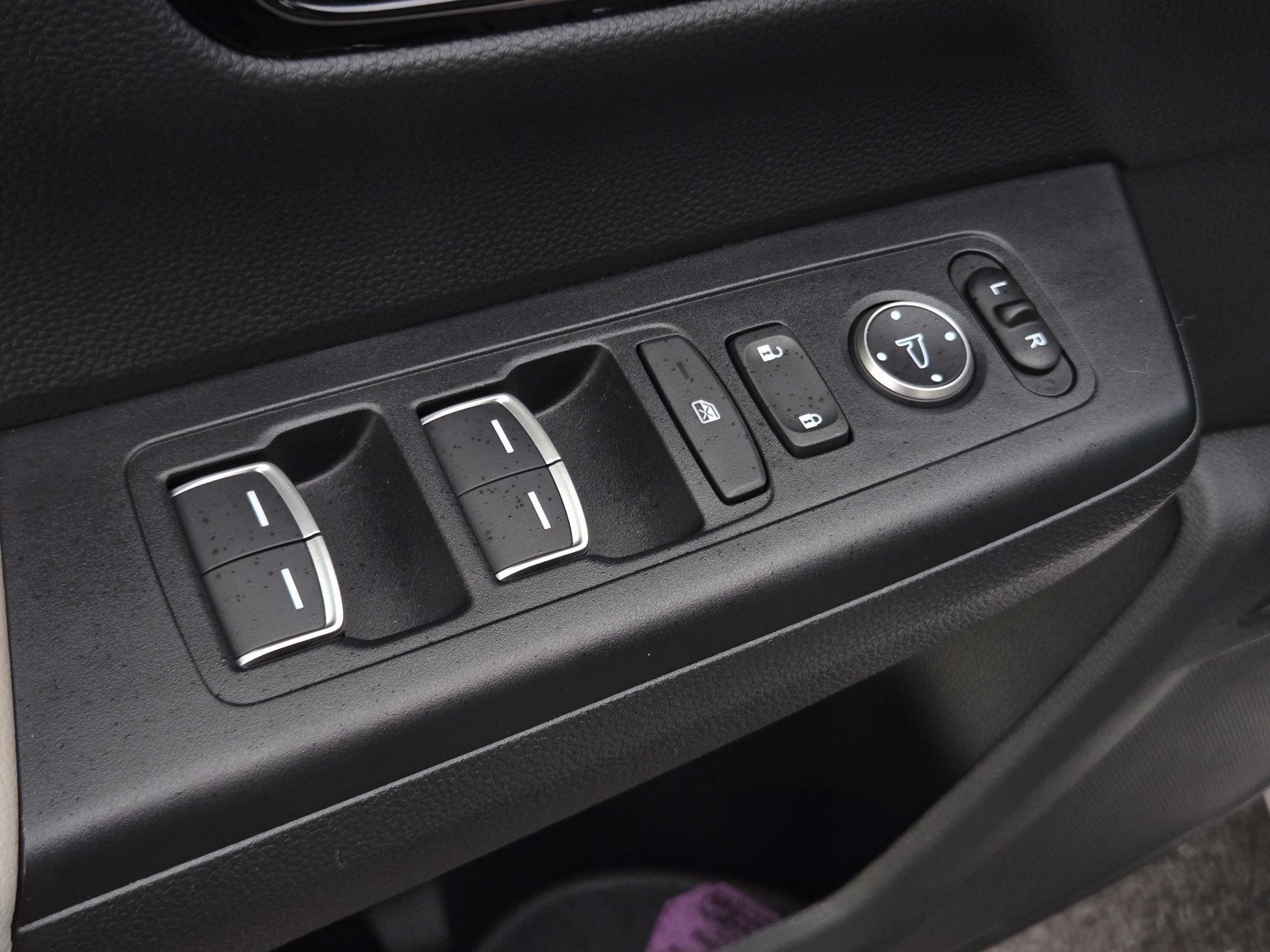 Used 2025 Honda CR-V EX-L image 10