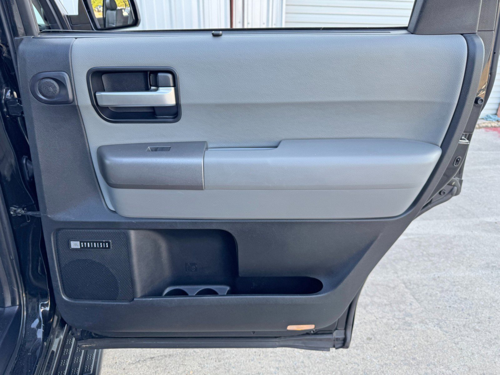 Used 2010 Toyota Sequoia Limited image 41