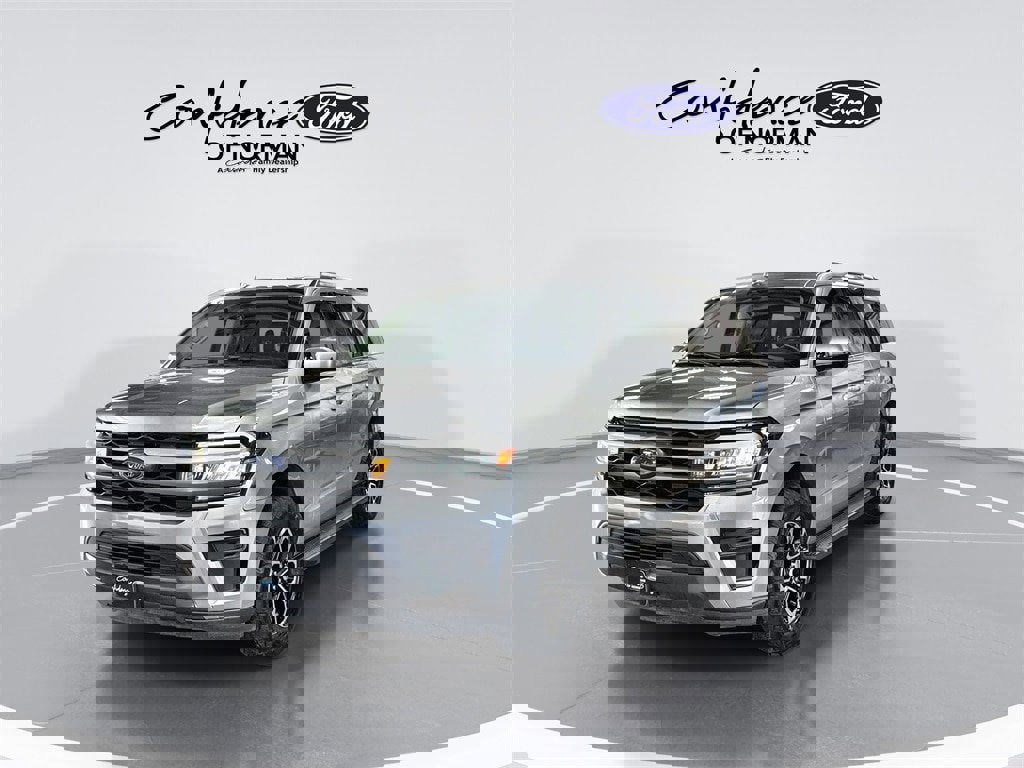 Used 2024 Ford Expedition Max XLT image 3