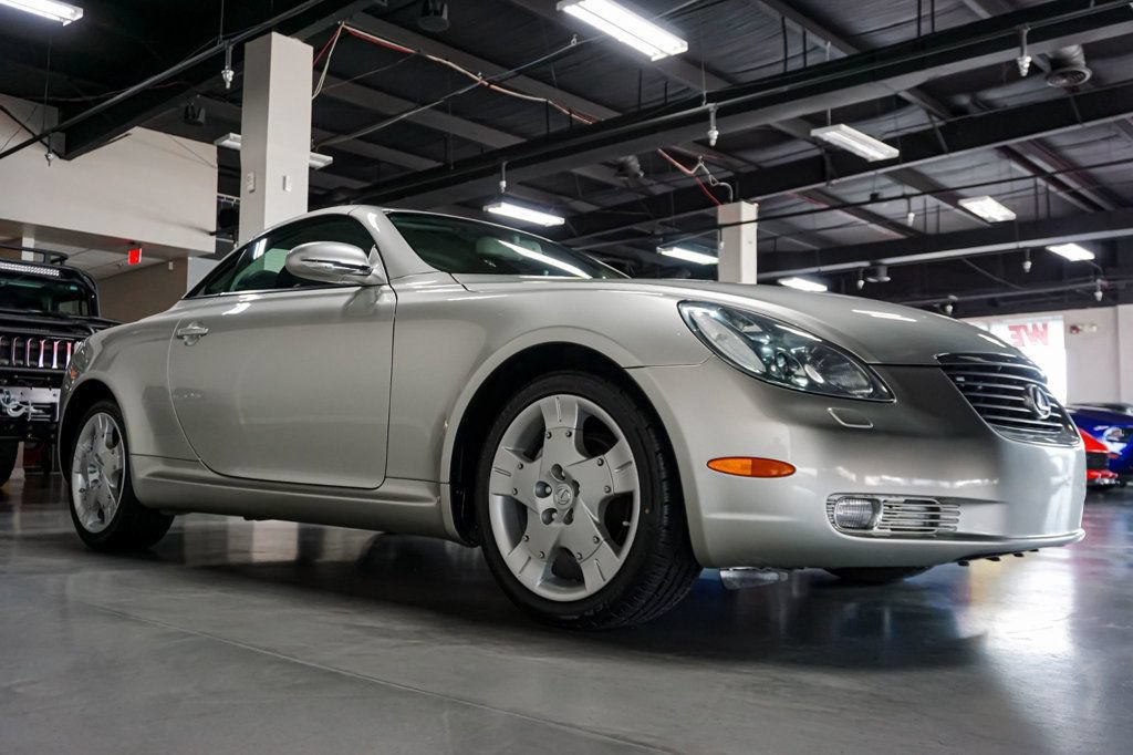 Used 2004 Lexus SC 430 Convertible RWD image 2