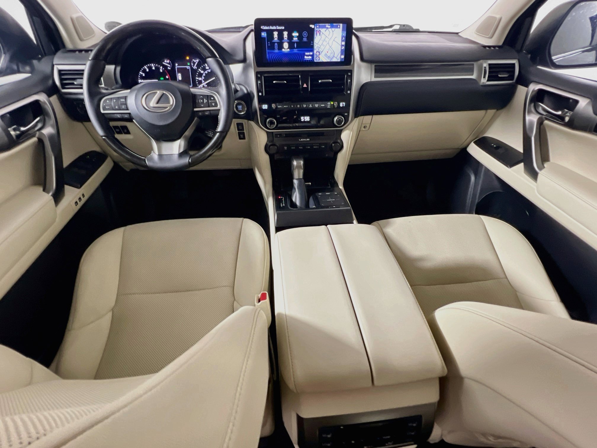 Used 2023 Lexus GX 460 Premium w/ Accessory Package AWD/4WD image 29