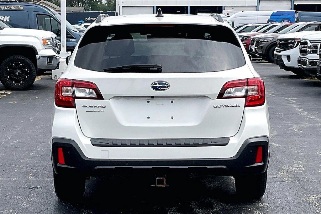 Used 2019 Subaru Outback 2.5i Touring AWD/4WD image 3