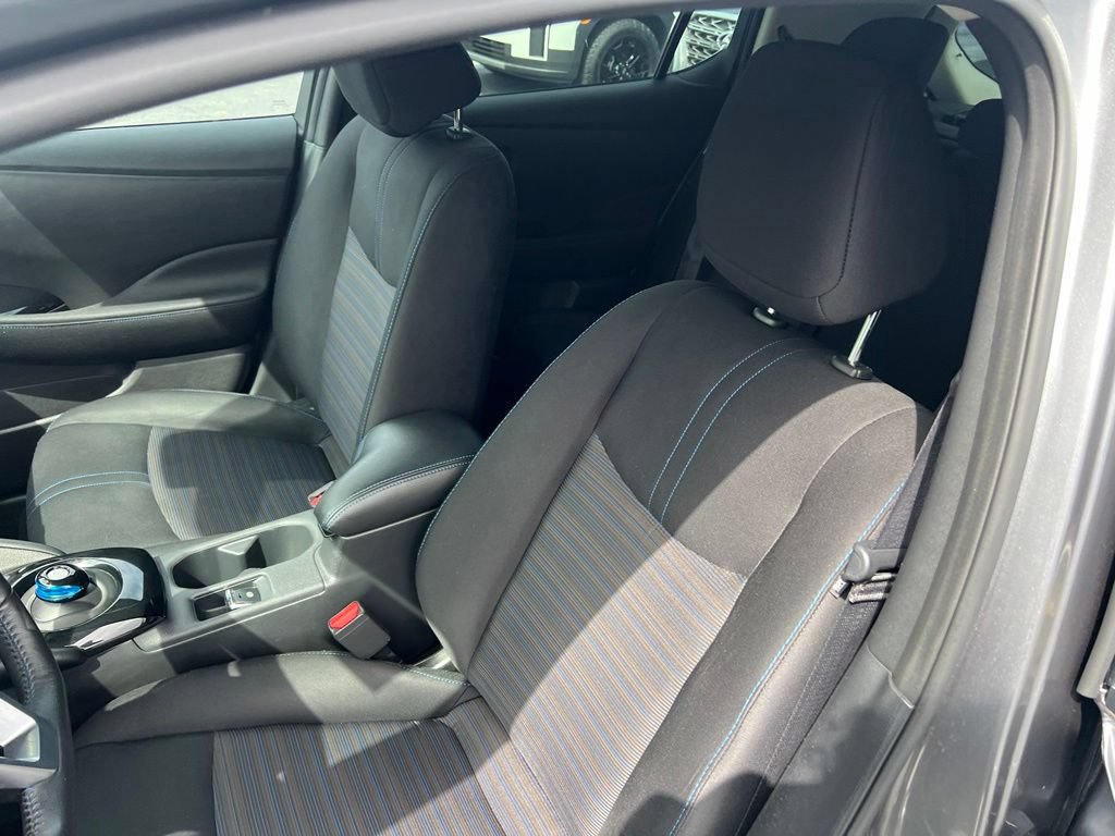 Used 2022 Nissan Leaf SV w/ SV Technology Package FWD image 13