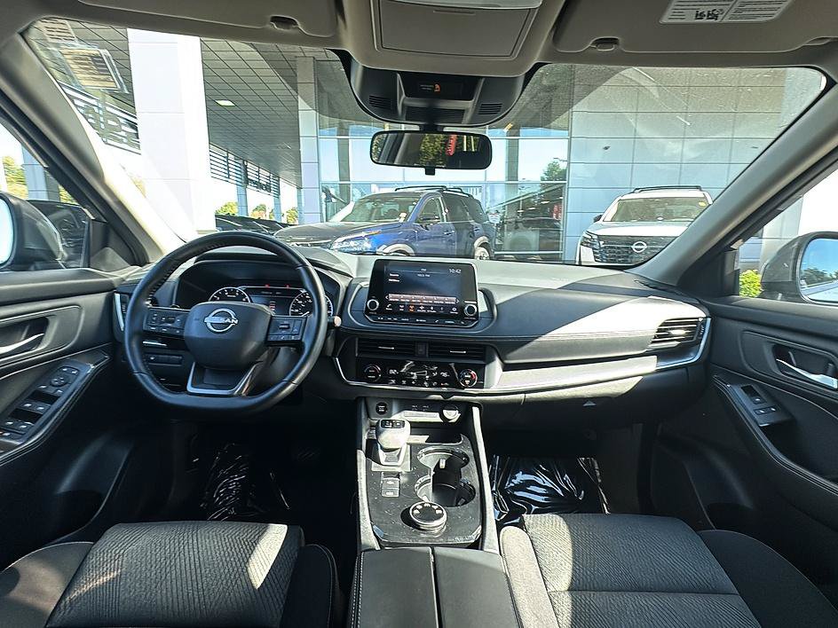 Certified 2025 Nissan Rogue SV AWD/4WD image 28