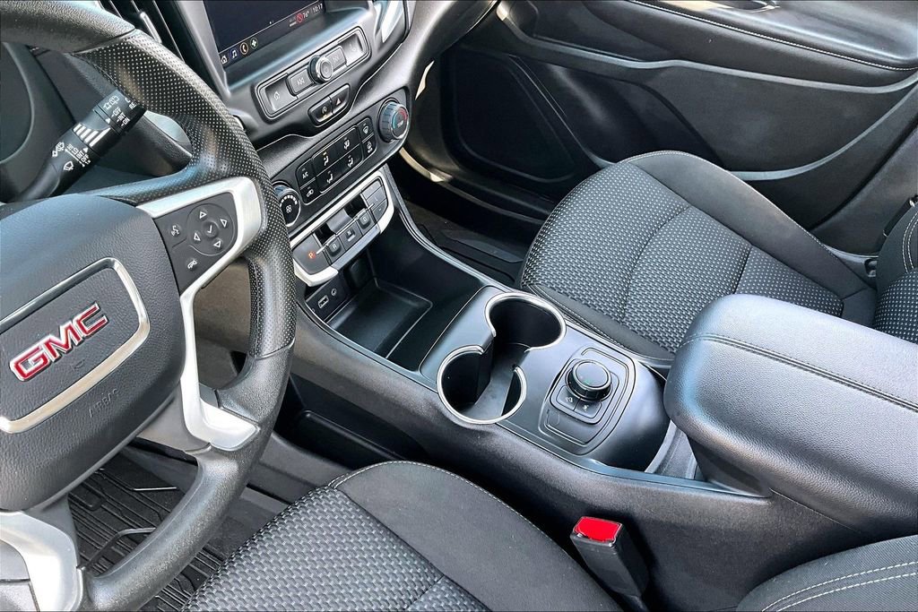 Used 2023 GMC Terrain SLE w/ Elevation Edition FWD image 17