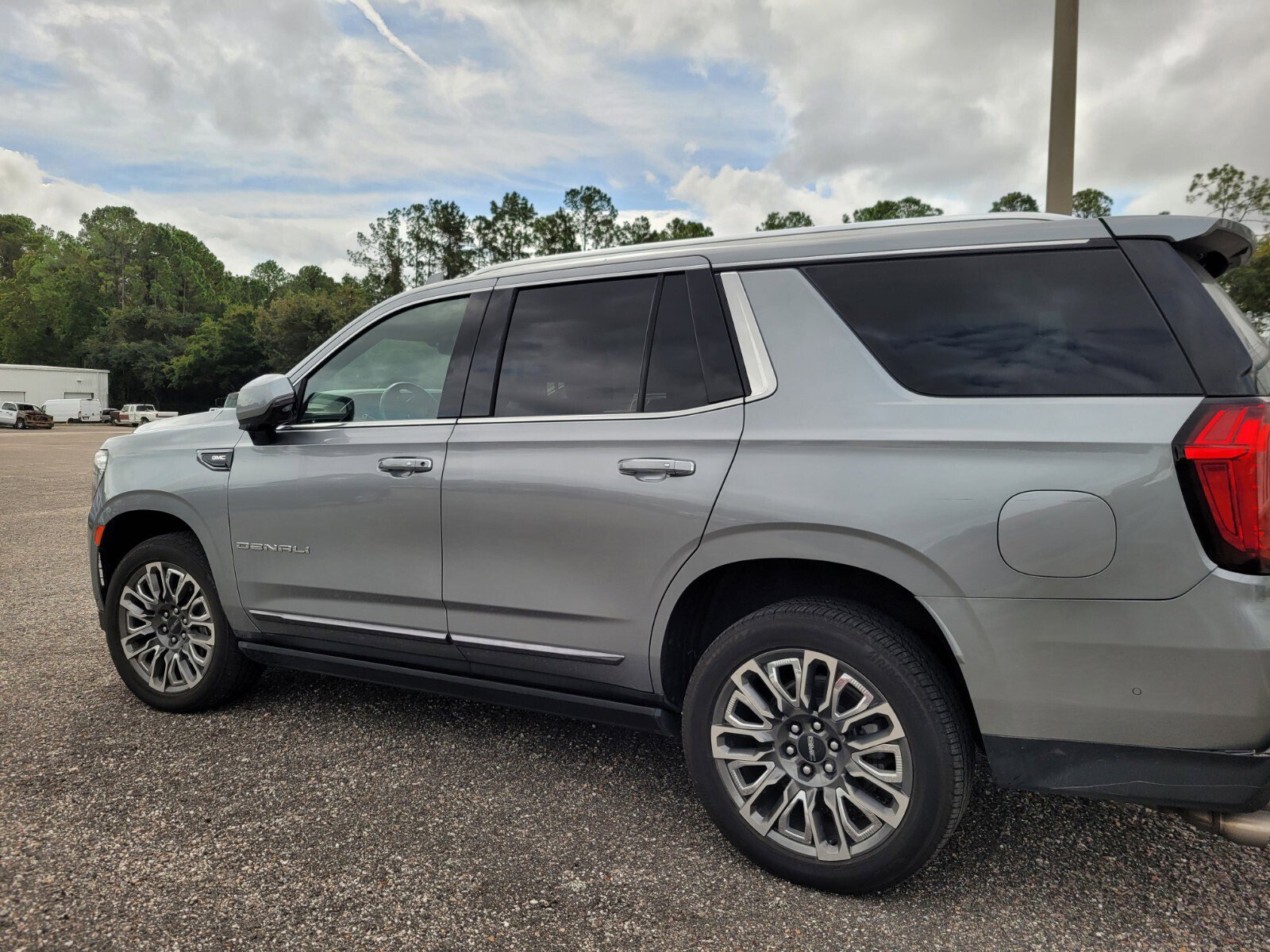 Used 2024 GMC Yukon Denali Ultimate image 4