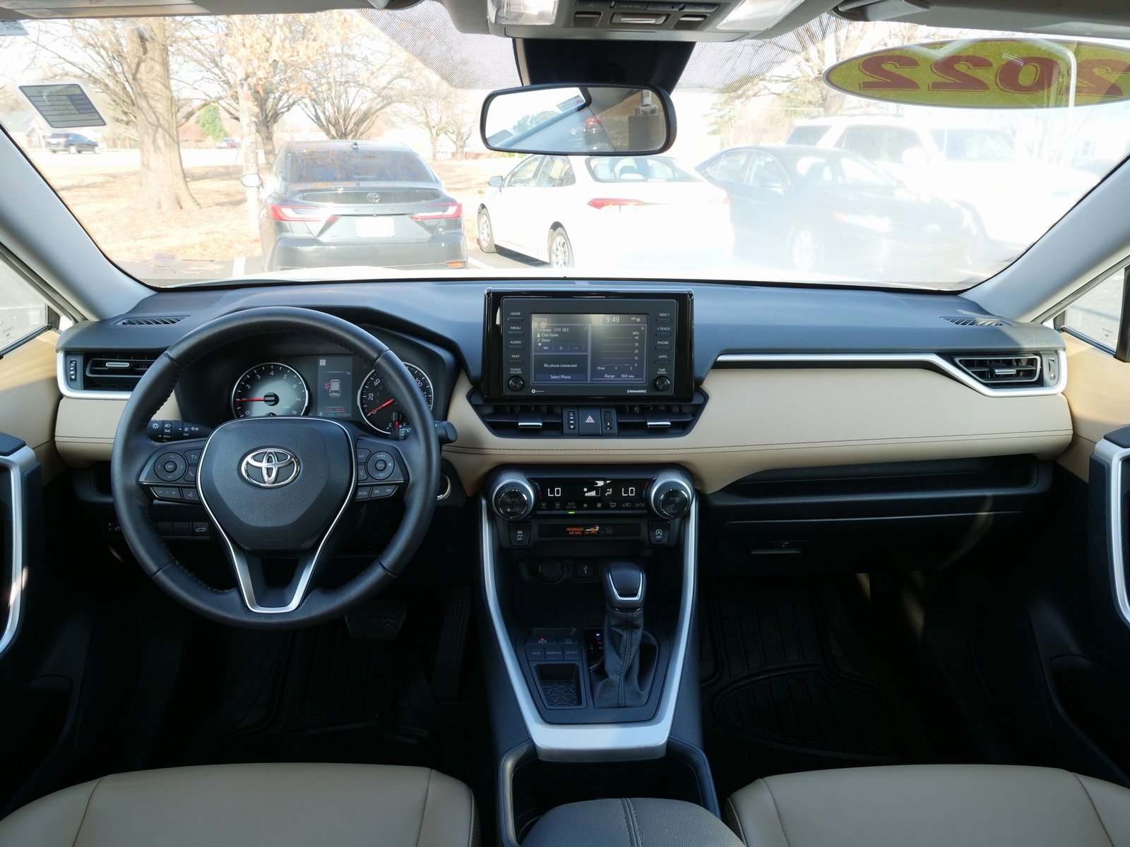 Used 2022 Toyota RAV4 XLE Premium image 20