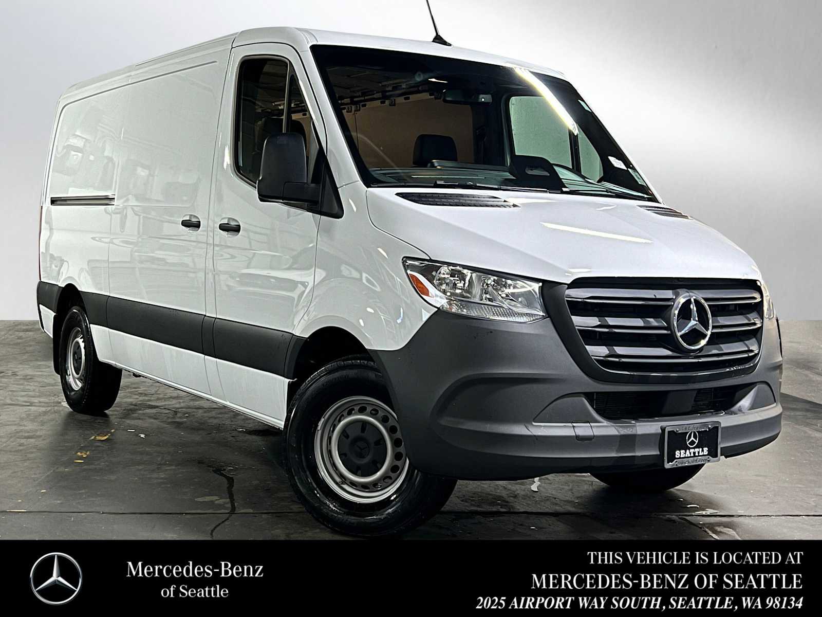 Used 2025 Mercedes-Benz Sprinter 2500 image 1
