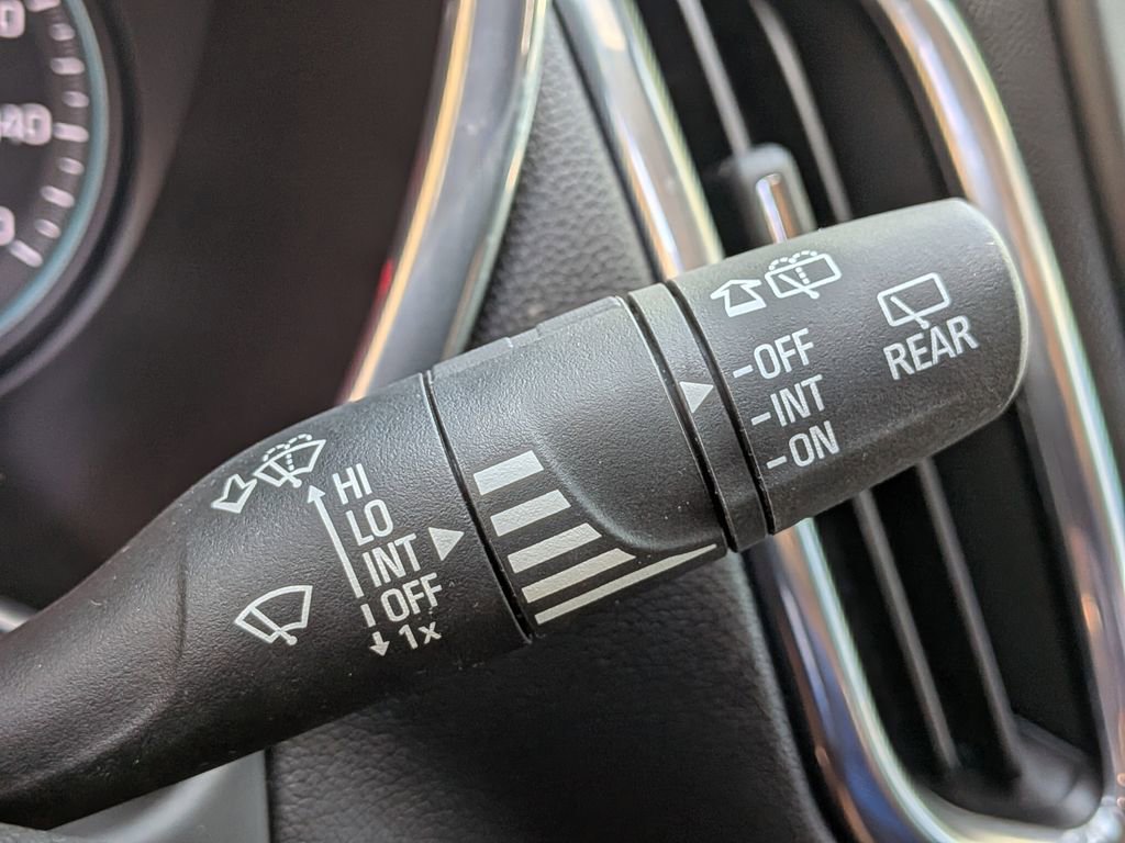 Used 2020 Chevrolet Equinox LT image 29