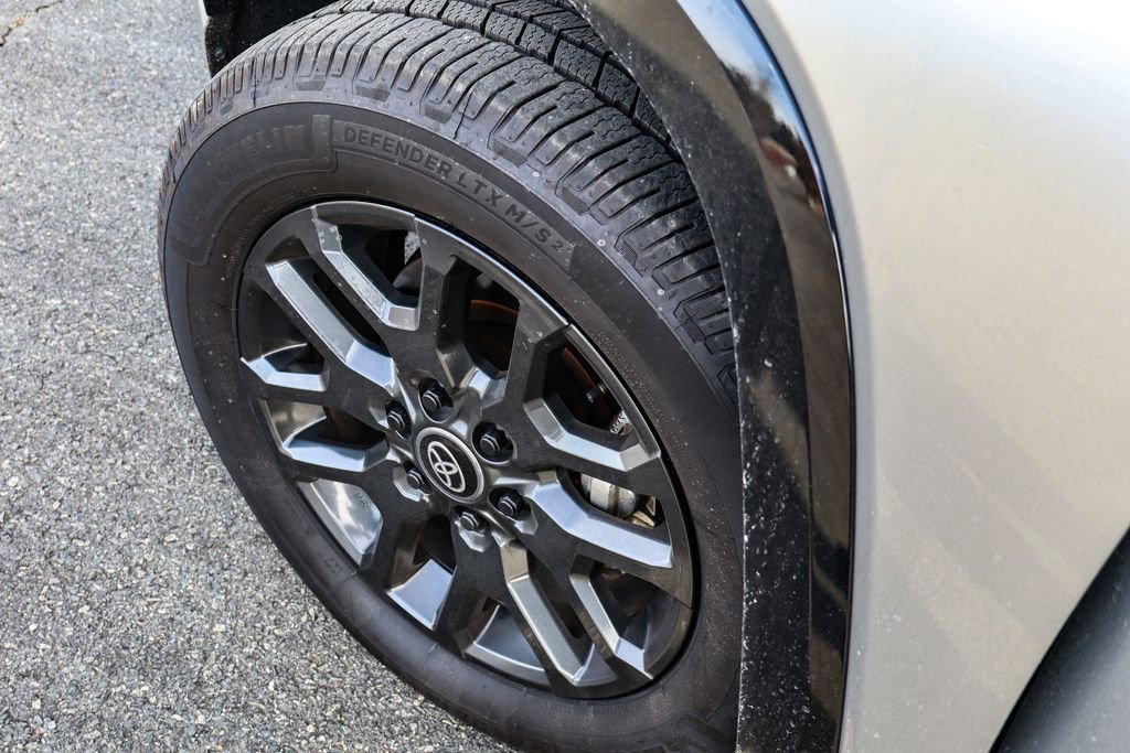 Used 2025 Toyota Tundra Platinum image 43