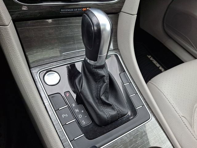 Used 2018 Volkswagen Passat 2.0T SE image 15