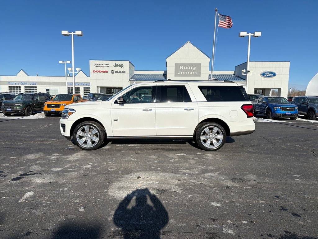 Used 2024 Ford Expedition Max King Ranch image 2