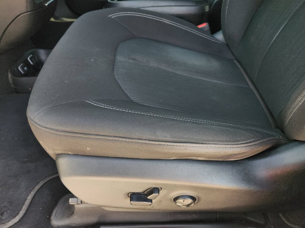 Used 2020 Chrysler Pacifica Touring w/ S Appearance Package FWD image 24
