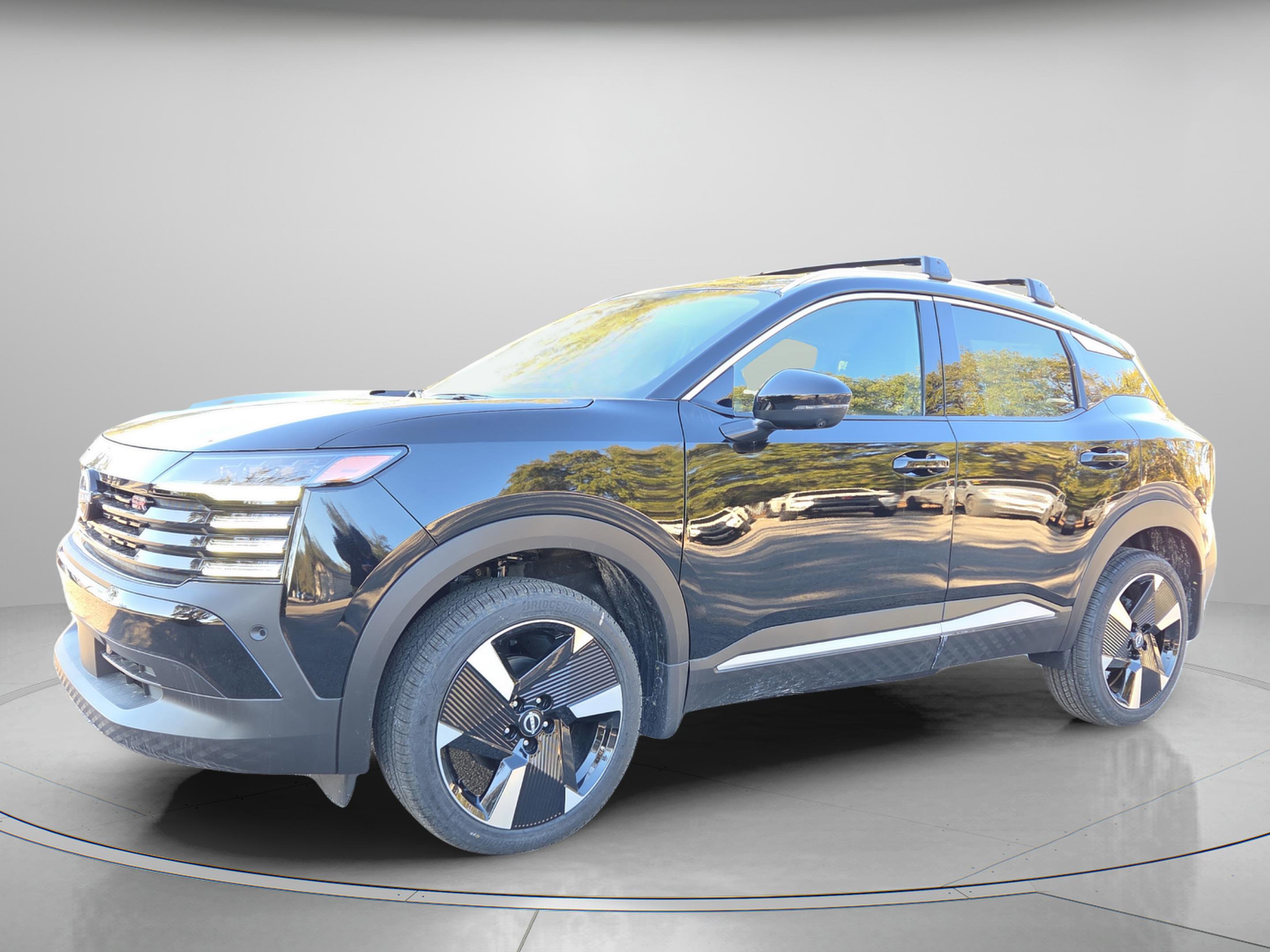 New 2026 Nissan Kicks SR image 2