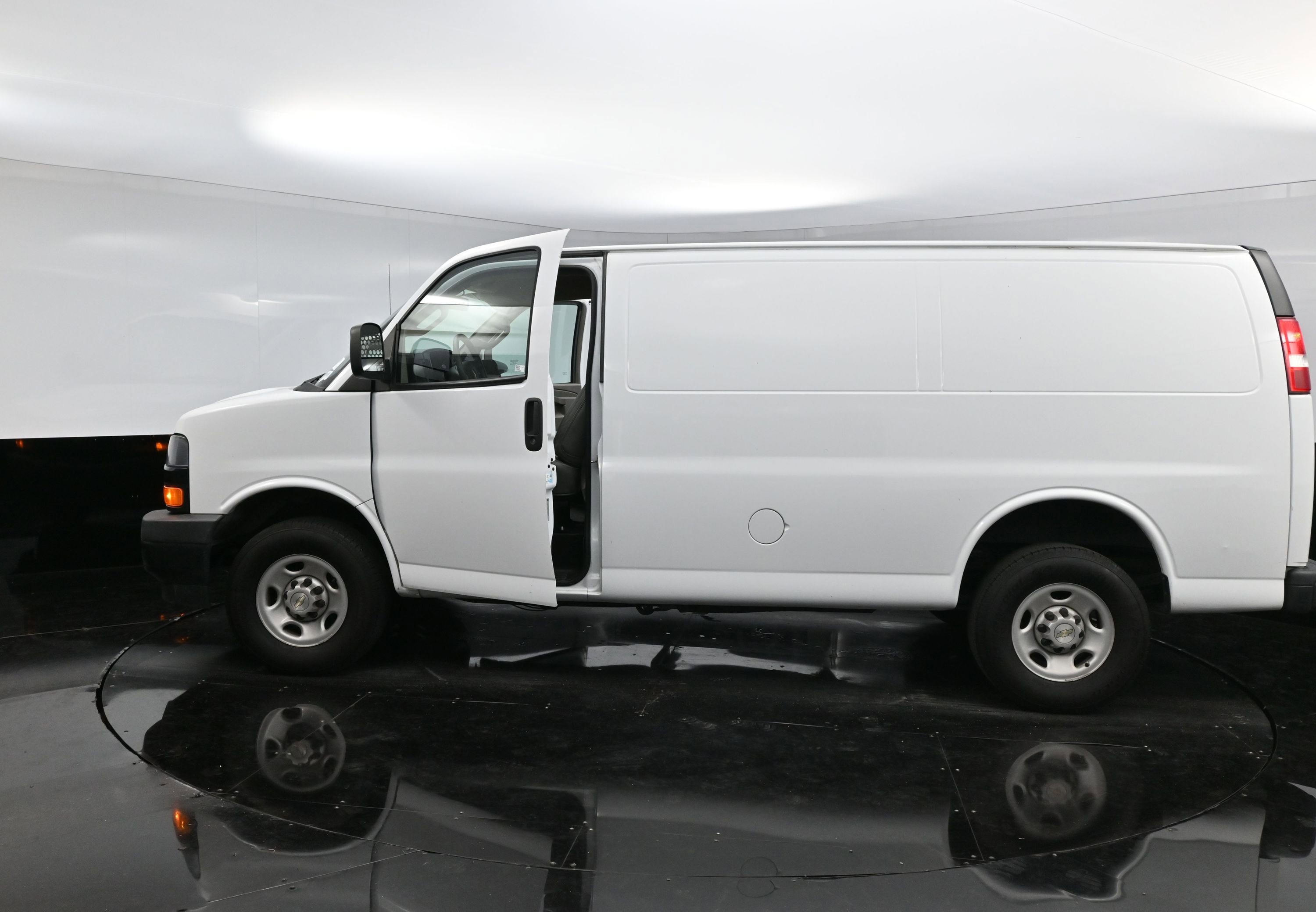 Used 2022 Chevrolet Express 2500 w/ Driver Convenience Package image 35