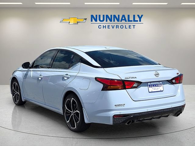 Used 2024 Nissan Altima 2.5 SR w/ SR Premium Package FWD image 3
