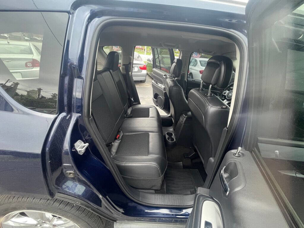 Used 2016 Jeep Compass Latitude image 17