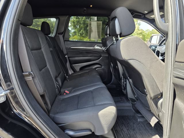 Used 2021 Jeep Grand Cherokee Laredo w/ Security & Convenience Group AWD/4WD image 27