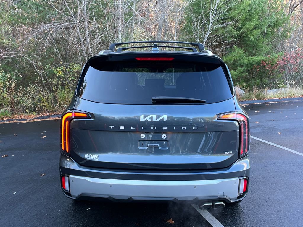 Used 2023 Kia Telluride EX w/ EX Captain's Chair Package image 4