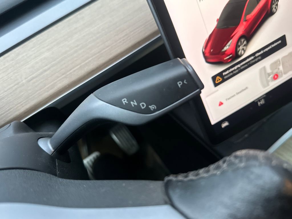 Used 2022 Tesla Model Y Long Range image 13