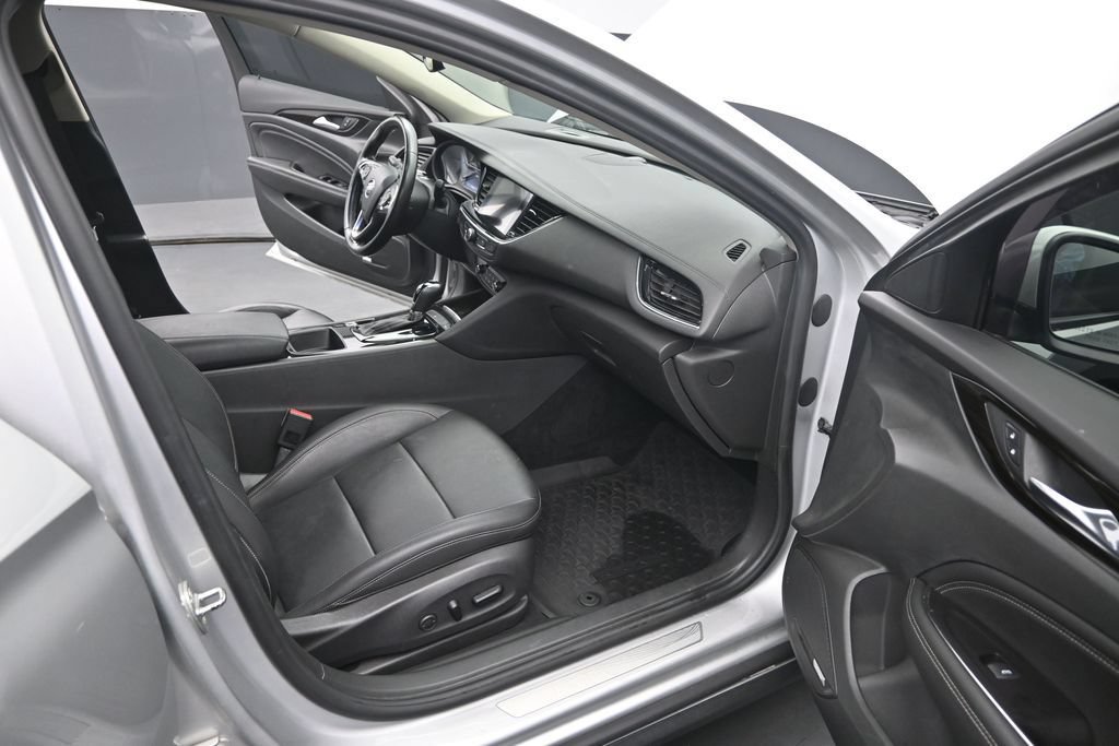 Used 2019 Buick Regal Essence w/ Driver Confidence Package I AWD/4WD image 46
