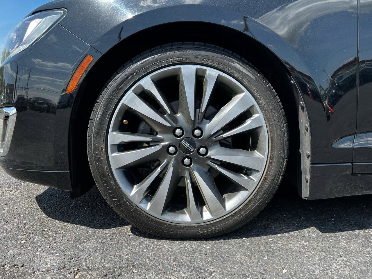 Used 2018 Lincoln MKZ Select w/ Select Plus Package AWD/4WD image 27