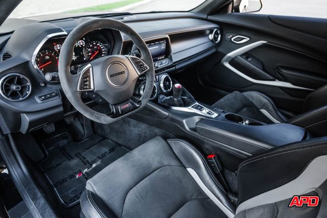 Used 2020 Chevrolet Camaro SS image 2
