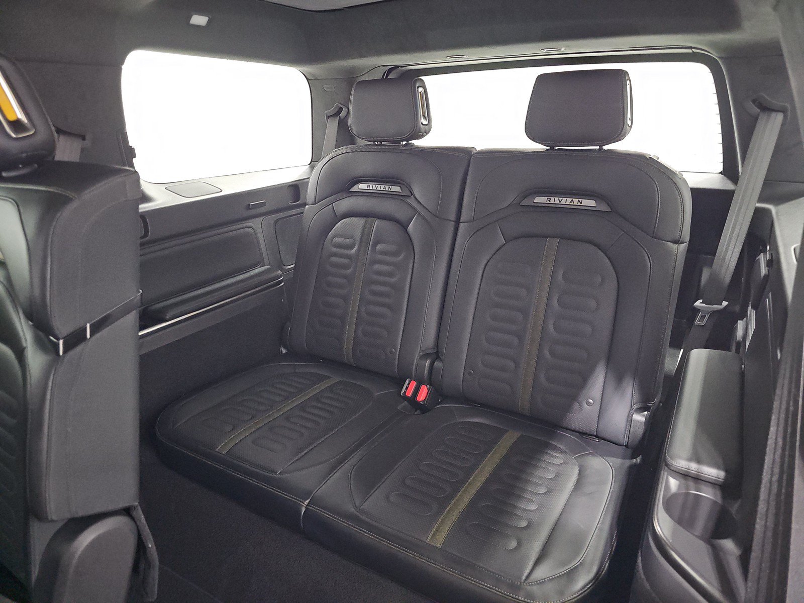 Used 2024 Rivian R1S Adventure AWD/4WD image 22