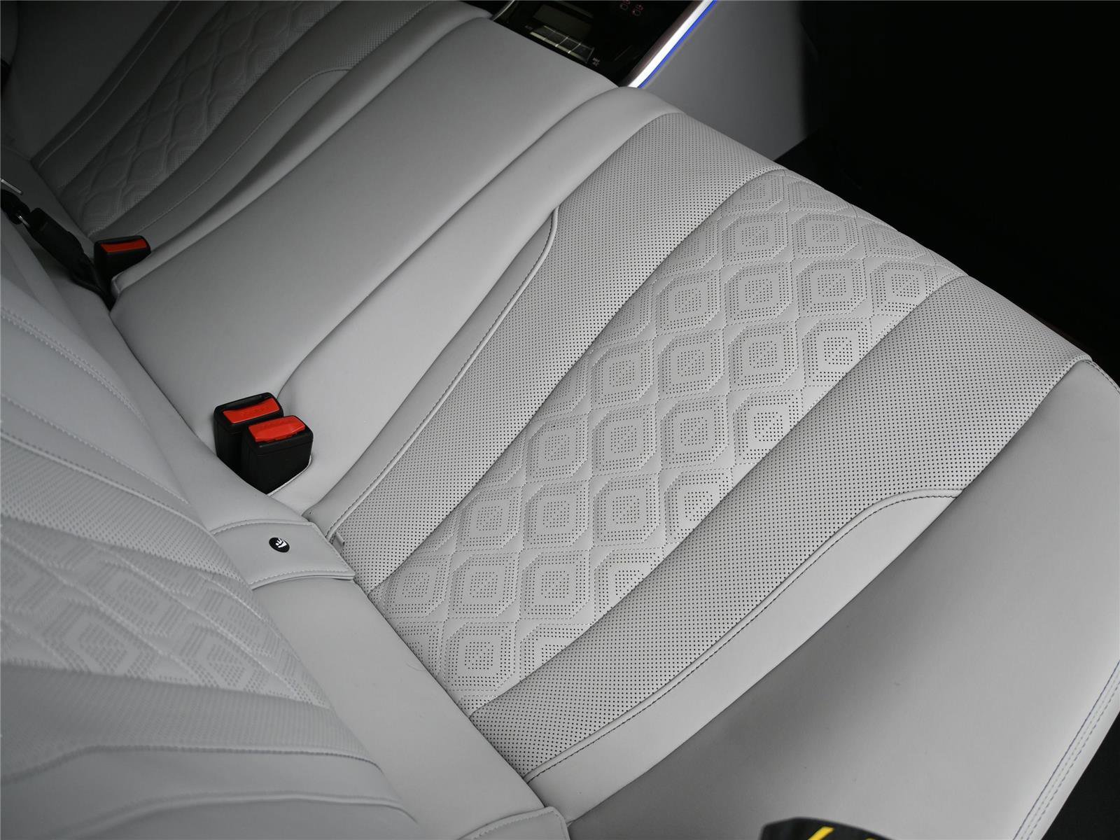 Used 2025 BMW M8 Competition AWD/4WD image 35