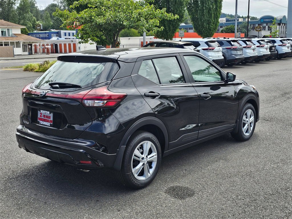 New 2025 Nissan Kicks Play S image 3