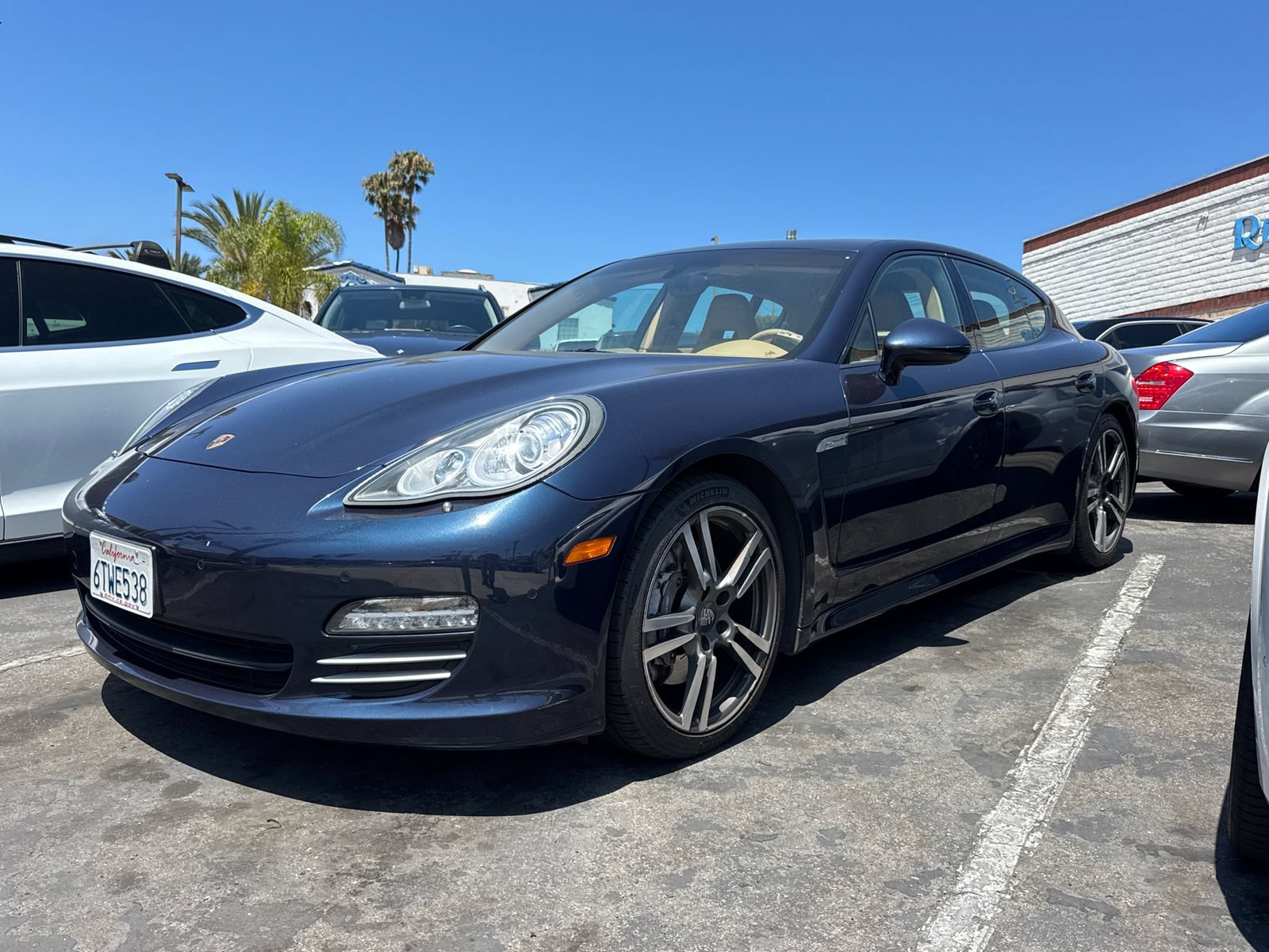 Used 2012 Porsche Panamera 4 image 1