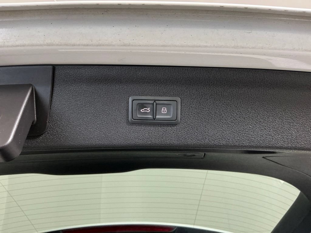 Used 2018 Audi Q3 2.0T Premium w/ Convenience Package FWD image 30