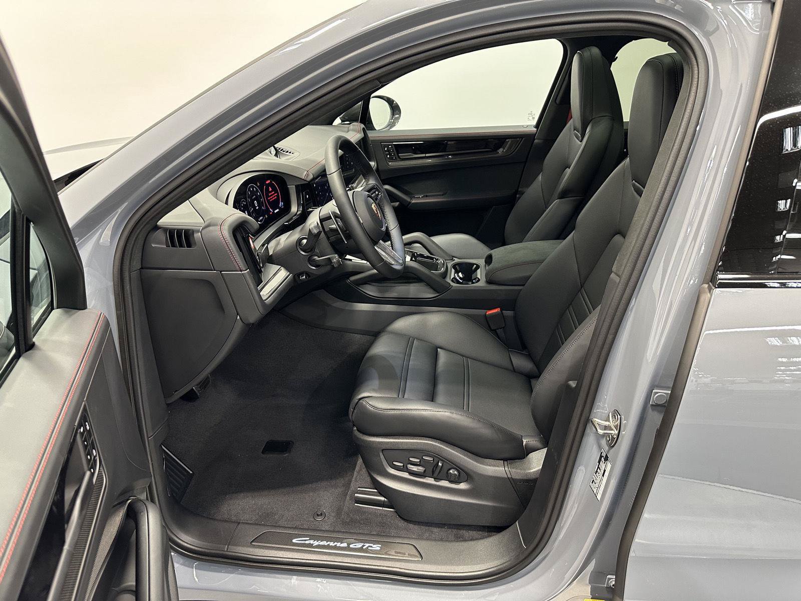 New 2026 Porsche Cayenne GTS AWD/4WD image 17