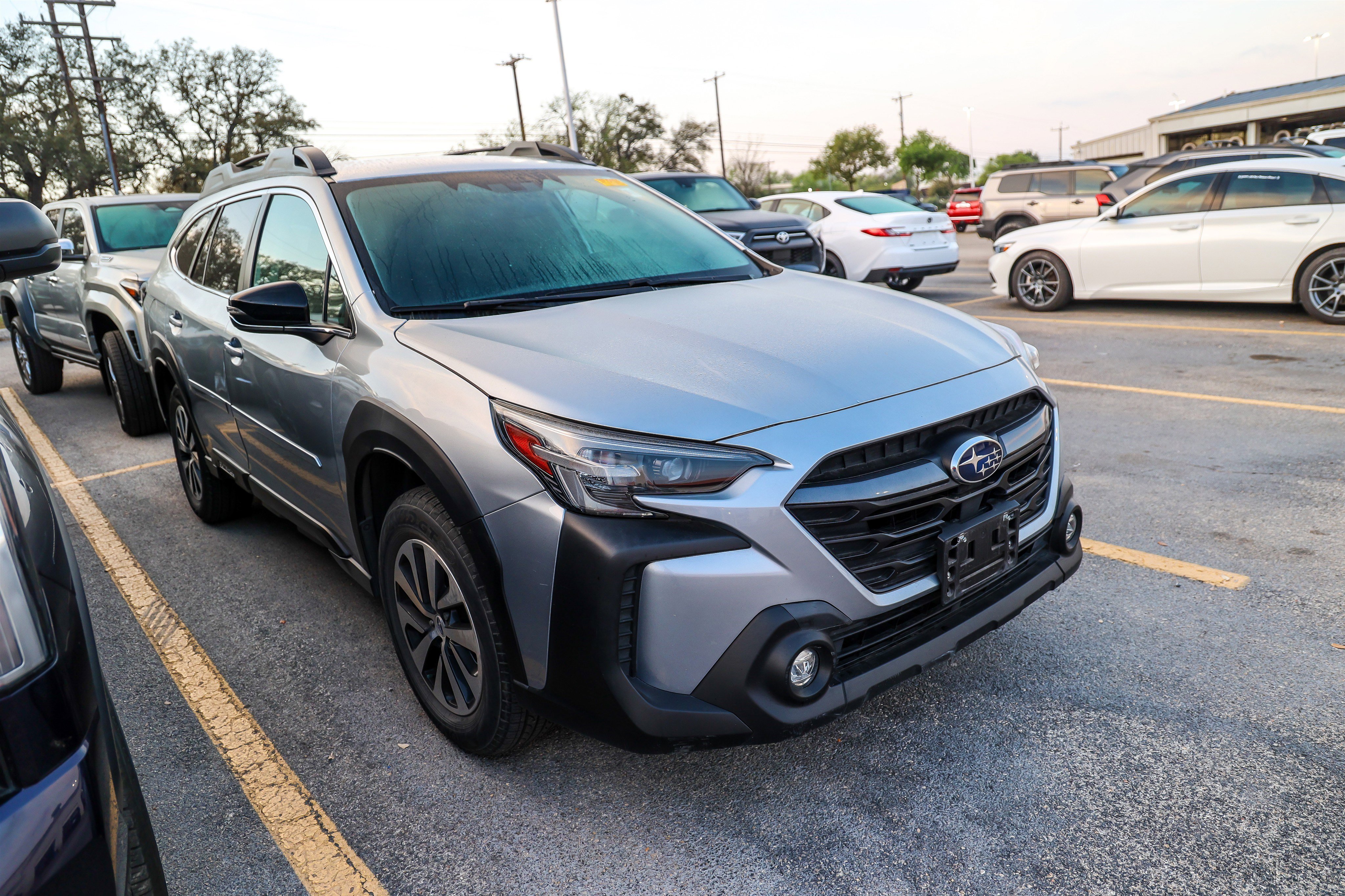 Used 2024 Subaru Outback Premium image 6