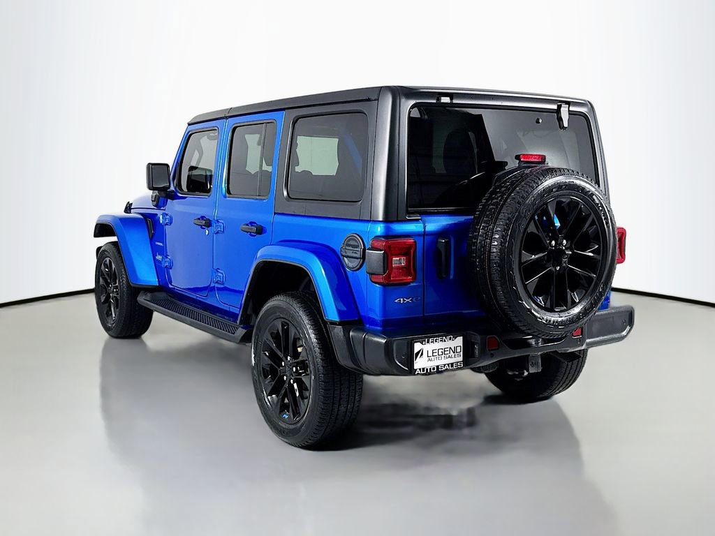 Used 2023 Jeep Wrangler Unlimited Sahara w/ Cold Weather Group AWD/4WD image 9