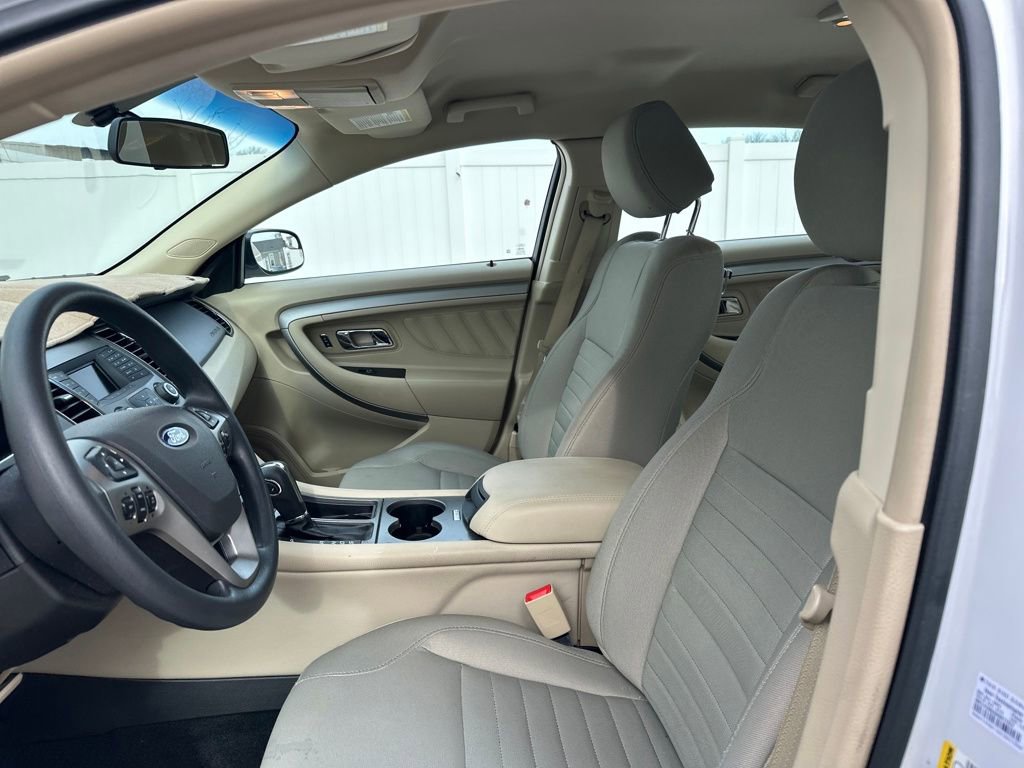 Used 2017 Ford Taurus SE image 10