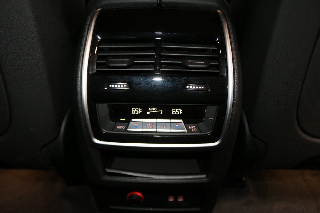Used 2022 BMW X7 xDrive40i w/ Parking Assistance Package image 20
