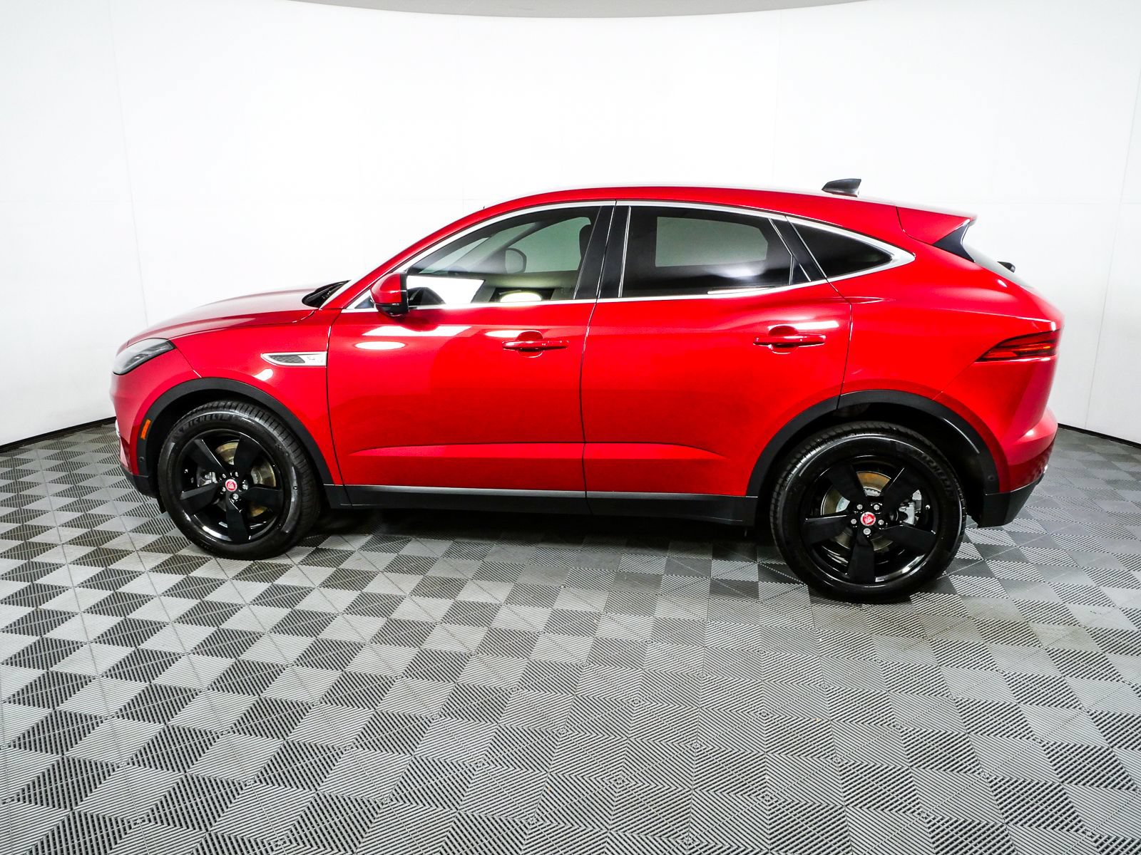 Used 2021 Jaguar E-PACE SE AWD/4WD image 2
