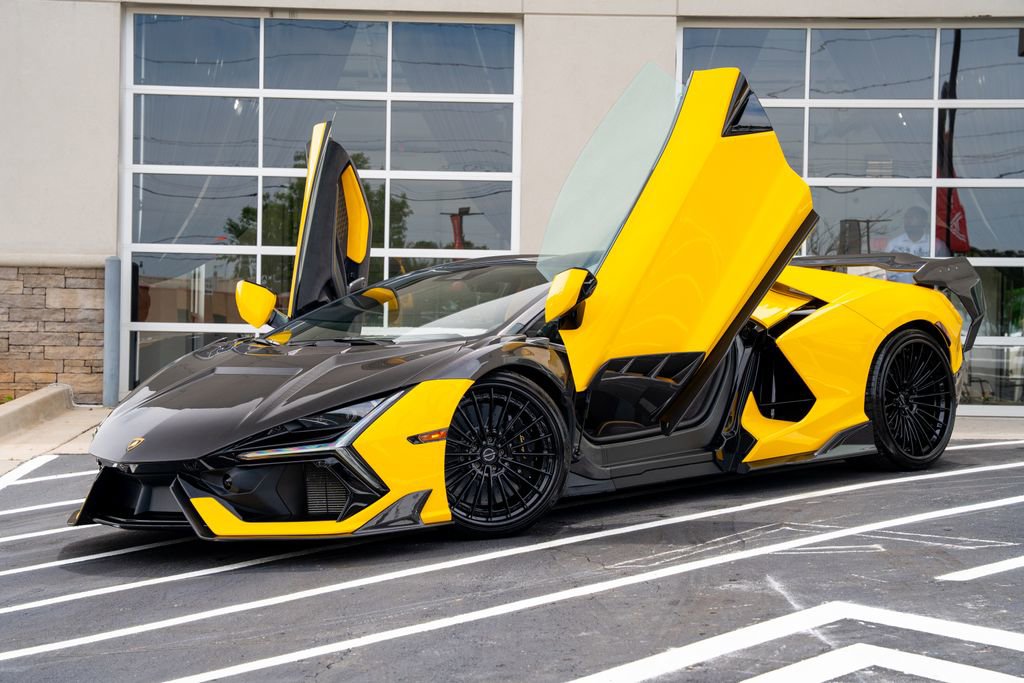 Used 2024 Lamborghini Revuelto AWD/4WD image 2