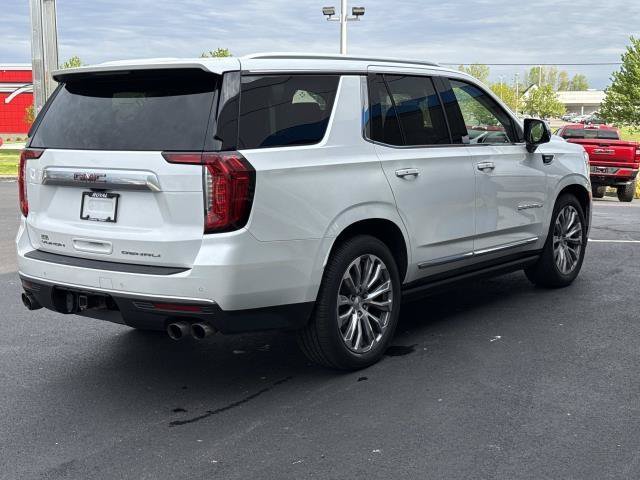 Used 2021 GMC Yukon Denali w/ Denali Premium Package AWD/4WD image 3