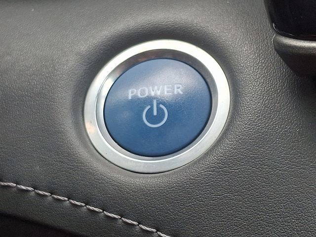 Used 2021 Toyota Highlander XLE AWD/4WD image 18