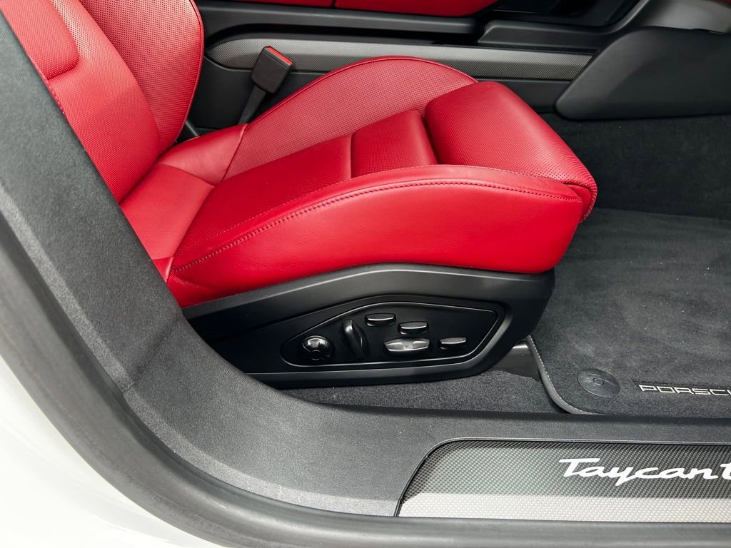 Used 2020 Porsche Taycan Turbo S image 36